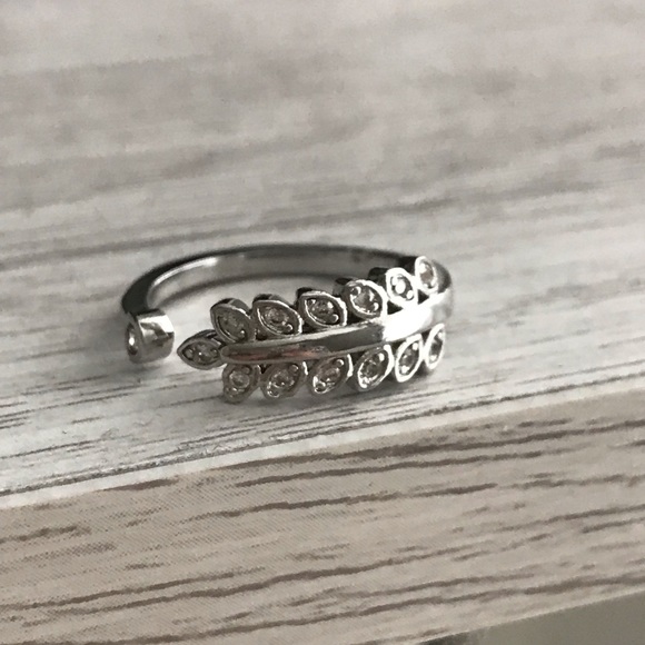 FASHION RING - Picture 2 of 8